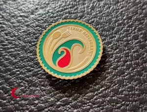 محل نصب بج روی مقنعه